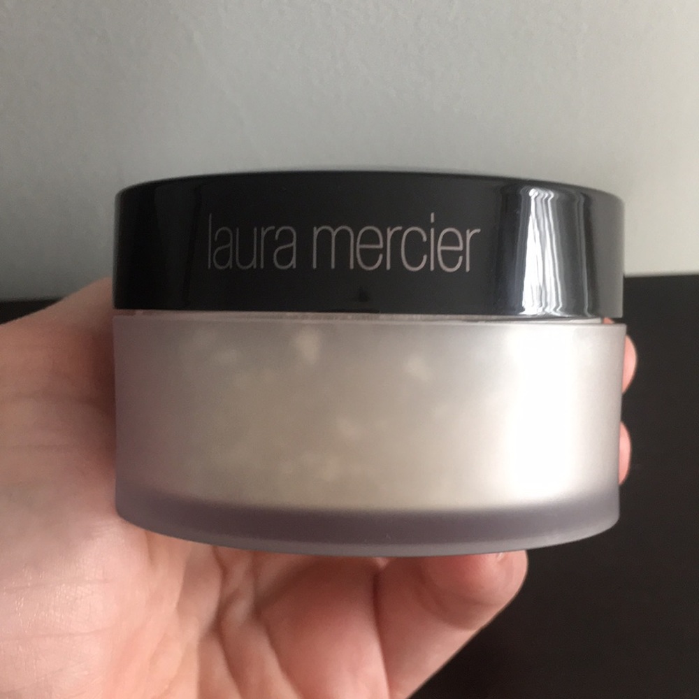 Laura mercier powder